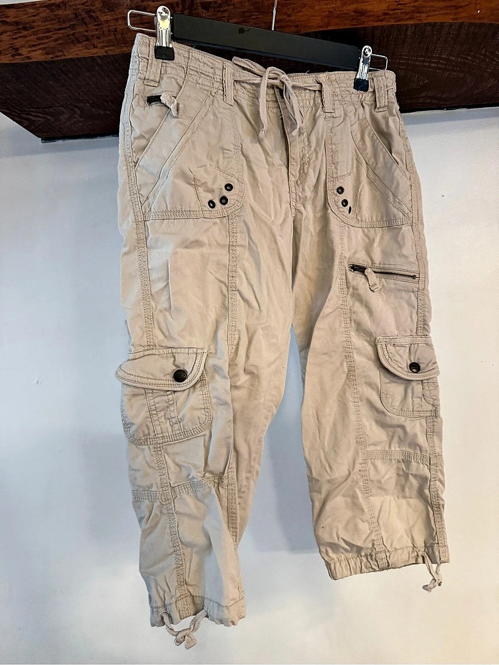 Y2K Liquid Acai Cargo Capris in Beige Size 1/2